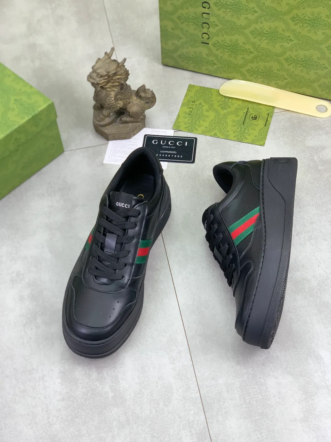Men's shoes 💰P400💰【New model】 🆘 The latest model from Gucci official website 🎁 Classic casual and fashionable men's shoes 👟 Hot model 💥 Simple and elegant style, exclusive for trendy men. Unique latest brand elements from the official website 👑 Original Gucci decoration, fashionable and generous, made of original soft calfskin fabric ➕ Comfortable soft pigskin lining ✅Wear-resistant rubber outsole specified on the official website_Full elasticity, classic model taken in real life🎬Color: 5️⃣colors available😍Number: 38-44 (45 46 customized)